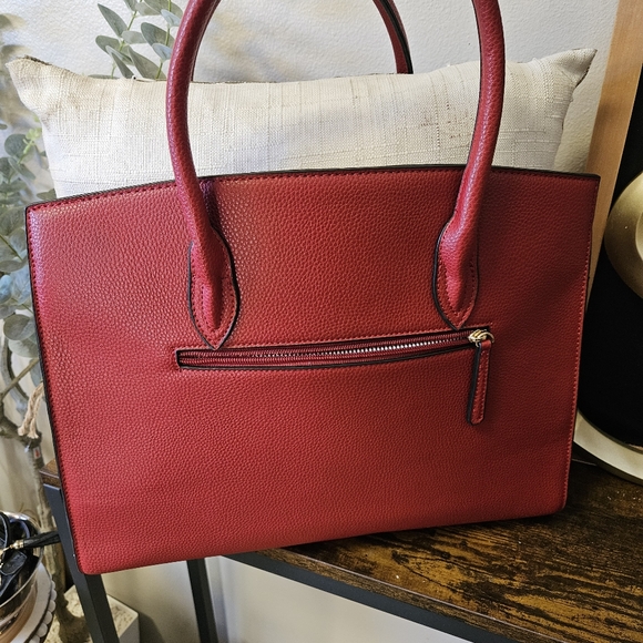 Luxury Inspired Red Leather Handbag Size 35 - Picture 2 of 6